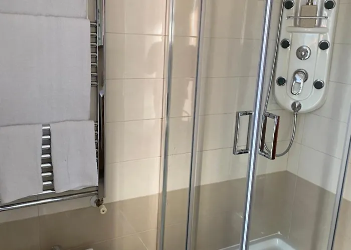 Olimpia לינה וארוחת בוקר